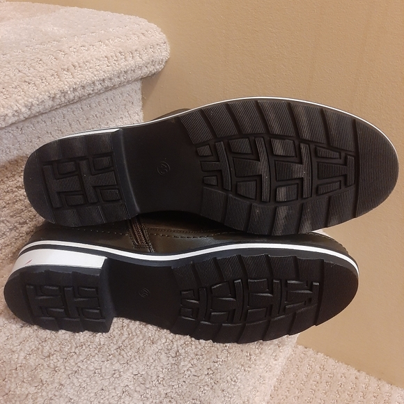 Winter Boots - Picture 9 of 11